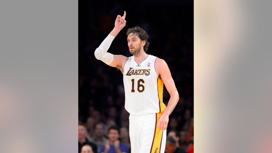 Hawks Lakers Basketball