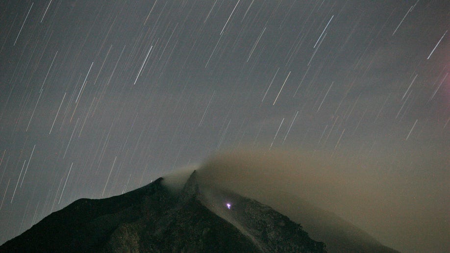 8124a0e3-Indonesia Volcano