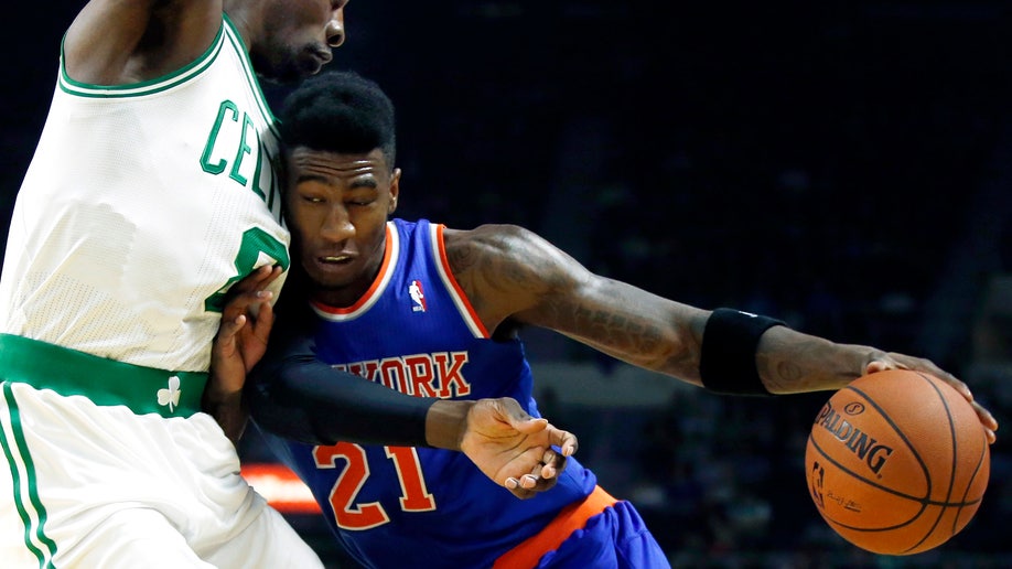 0c5a0833-Knicks Celtics Basketball