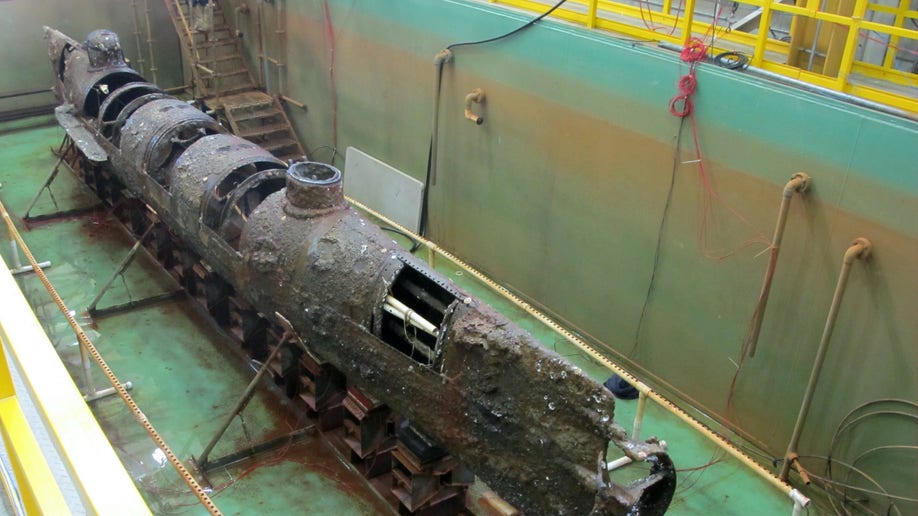 11ab00fc-Confederate Submarine