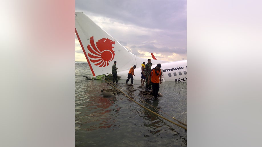 59aad9cc-Indonesia Plane Crash