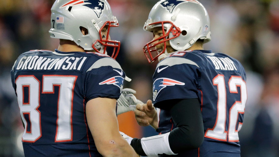 834d4e7c-Steelers Patriots Football