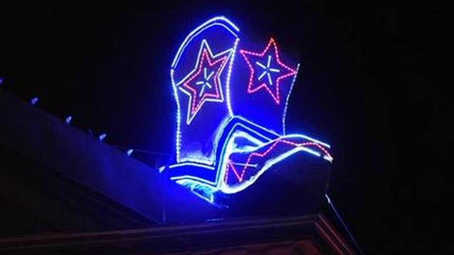 64e98a0c-New Years Ball Drops