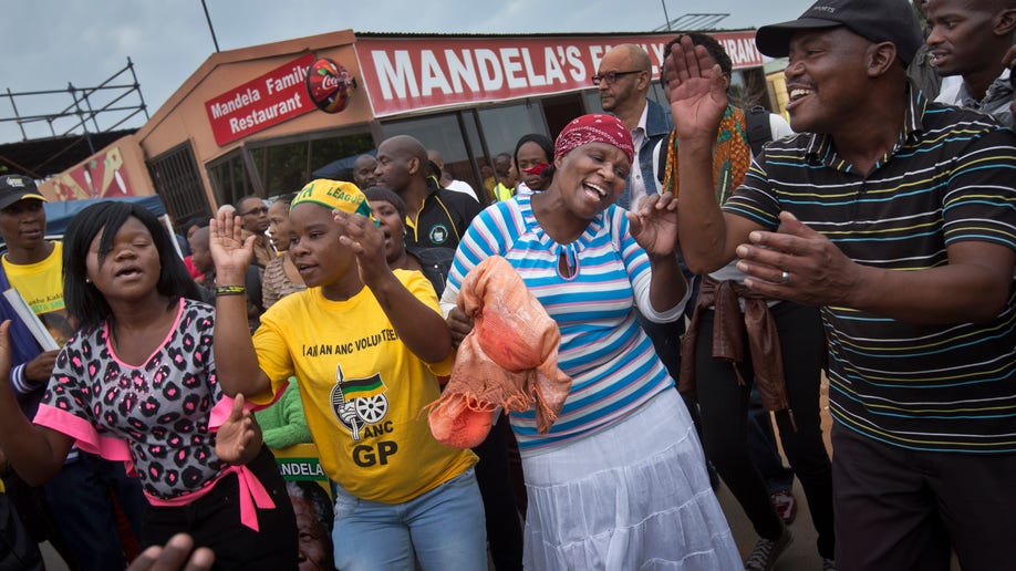 43d6e20f-South Africa Mandela Mourning