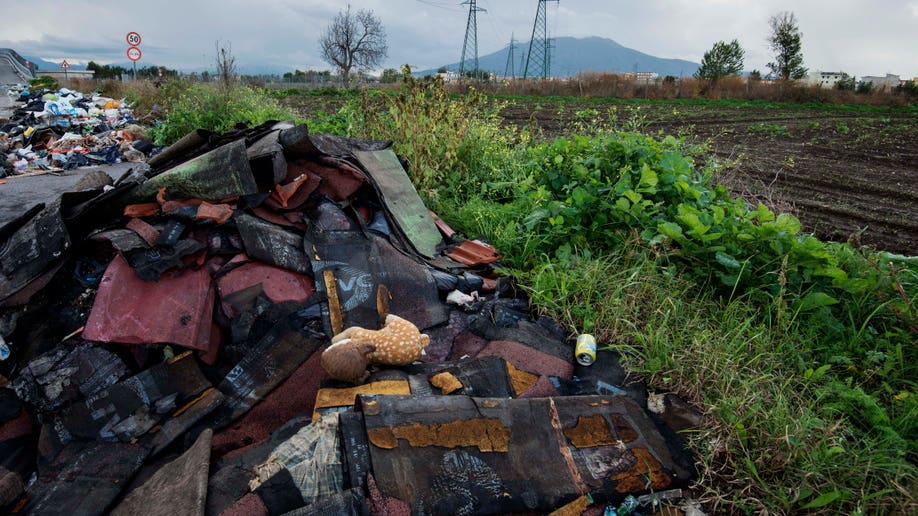 e106d4b2-Italy Poisoned Land
