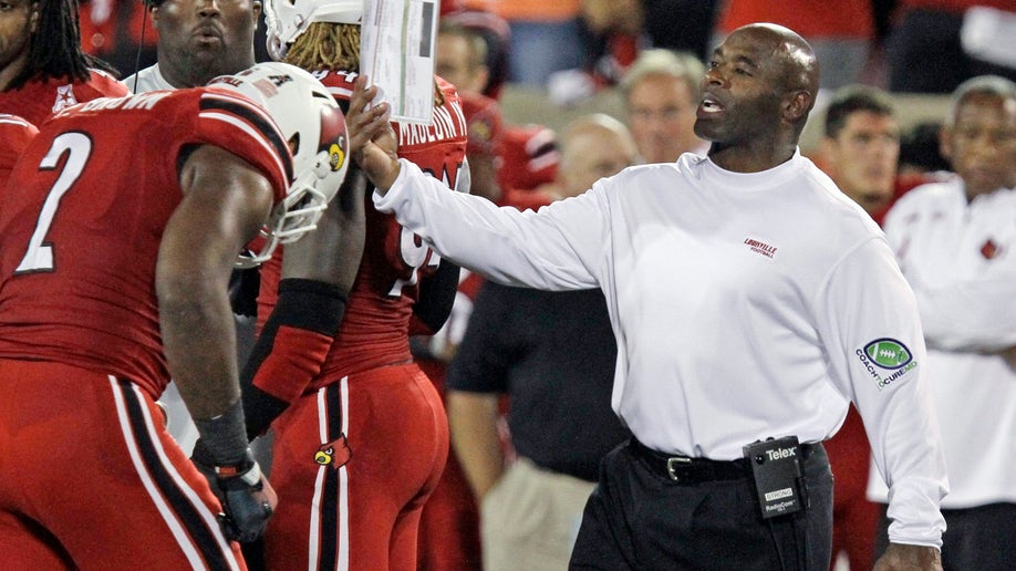 cfb5cd05-Rutgers Louisville Football