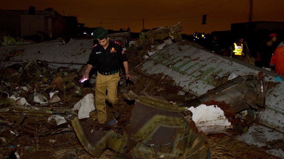 f7eb45d7-Pakistan Plane Crash