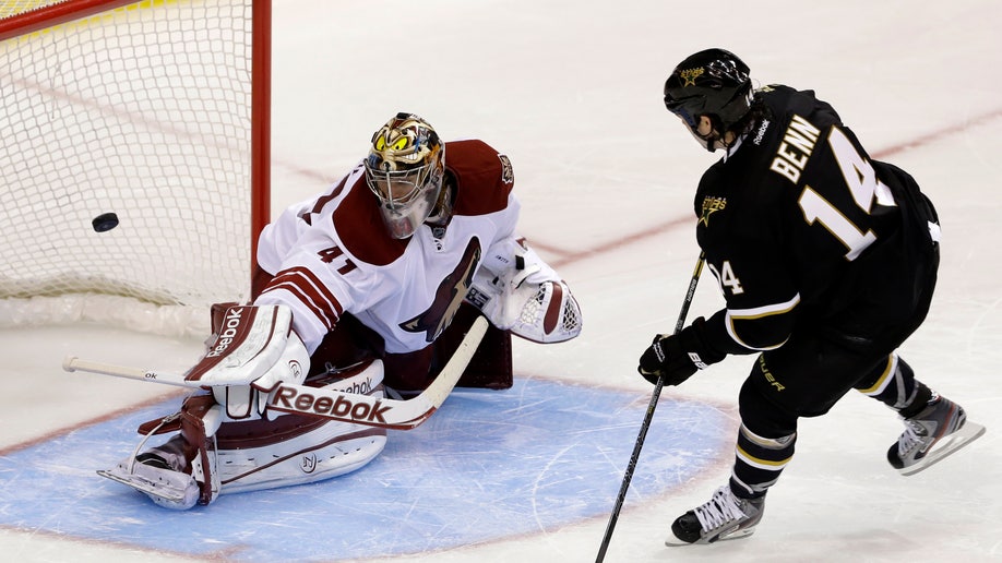 51b6977d-Coyotes Stars Hockey