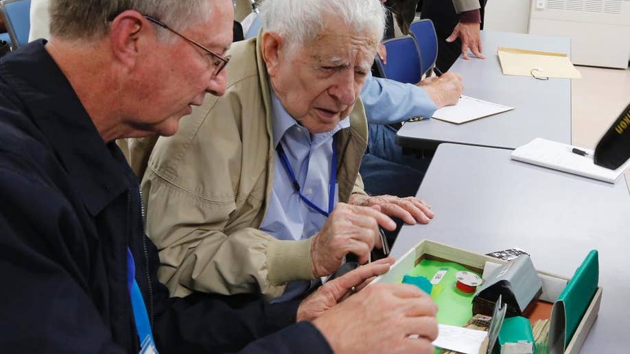 ‘Tidak ada yang perlu dimaafkan:’ Dokter hewan AS menyambut kembali ke kota Jepang tempat pesawat B-29 jatuh pada tahun 1945