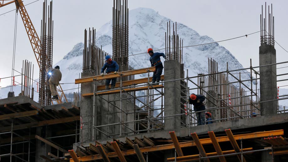 38ff36aa-Russia Sochi Migrants