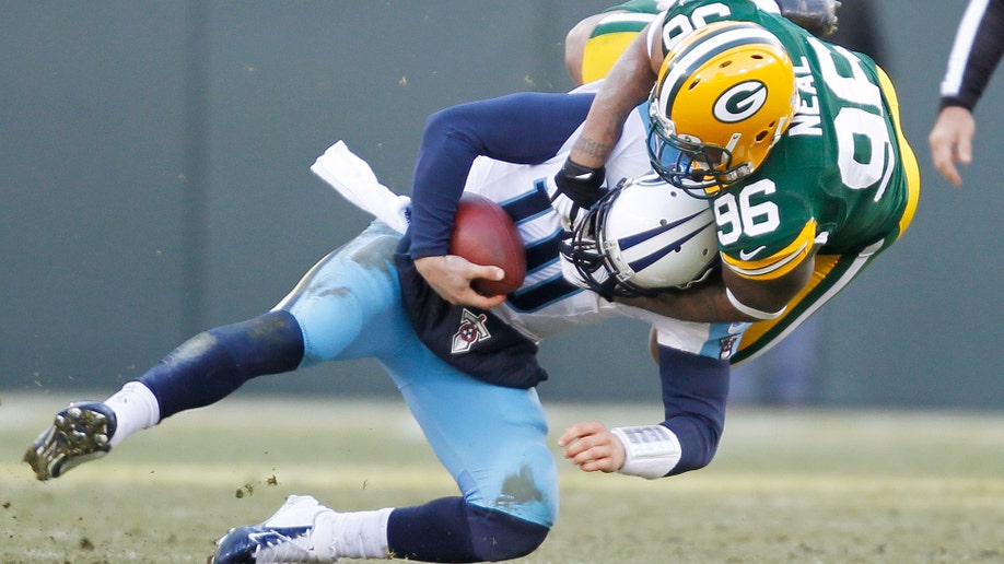 b6bb1905-Titans Packers Football