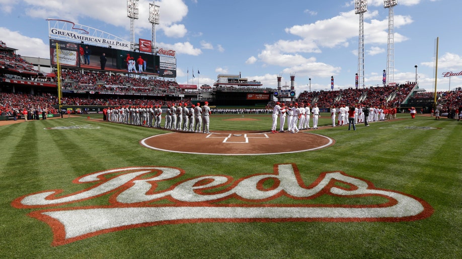 fa2e7c7b-Angels Reds Baseball