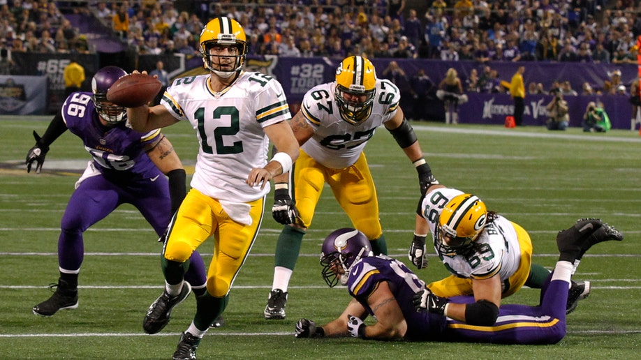 afaeb6f7-Packers Vikings Football