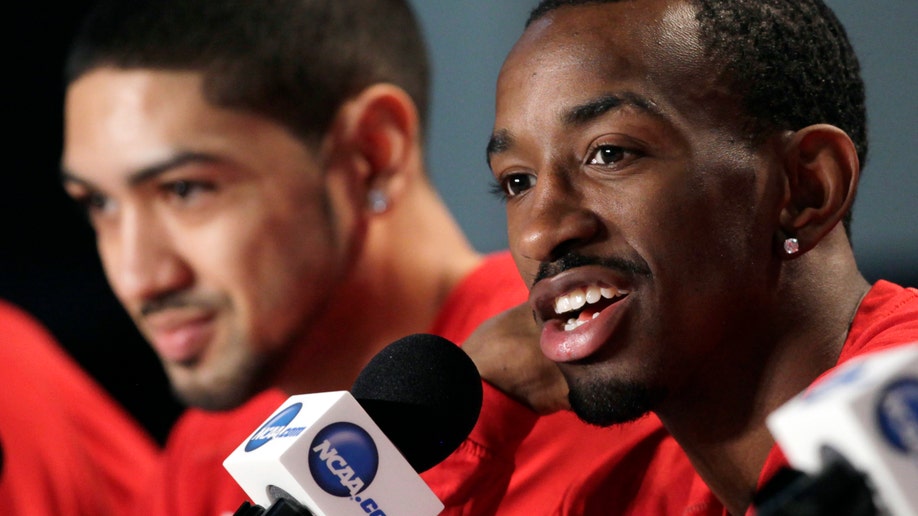 4f832300-NCAA Louisville Basketball