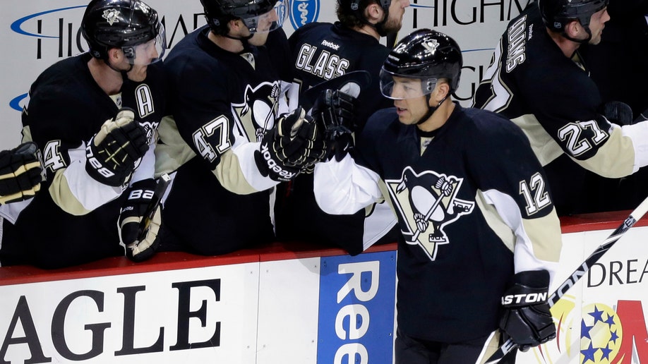 0c77fcf9-Canadiens Penguins Hockey