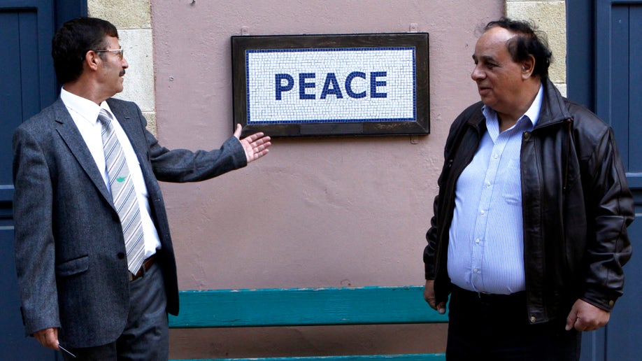 37c4f352-Cyprus Breaking Barriers