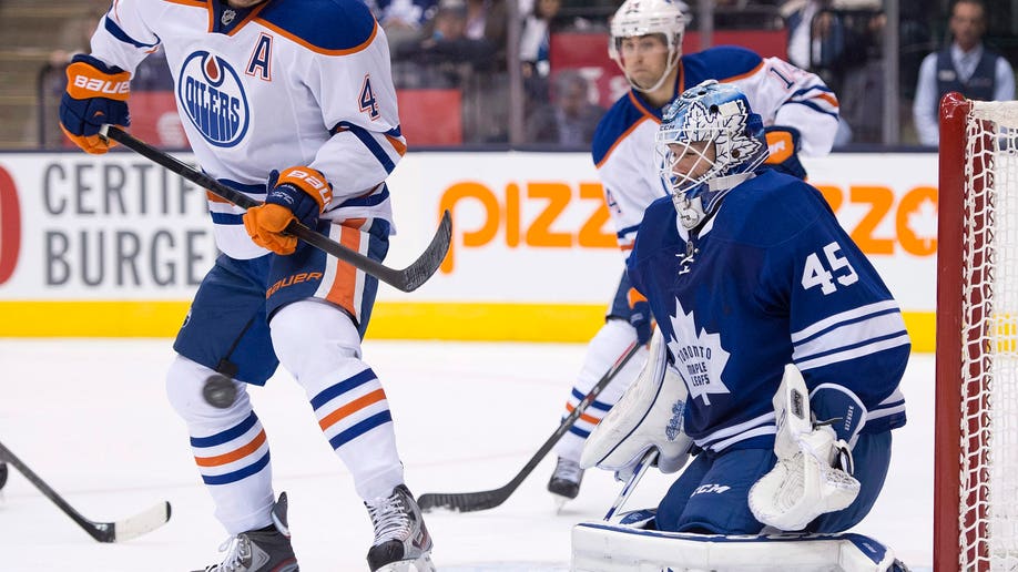 3fd089d3-Oilers Leafs Hockey