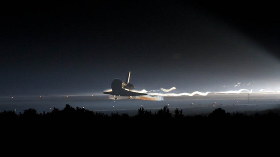 c38a6d47-STS-135 Landing