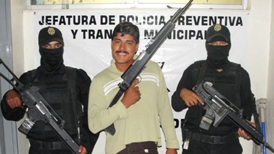 Mexico Poses 'Perps' With Guns | Fox News