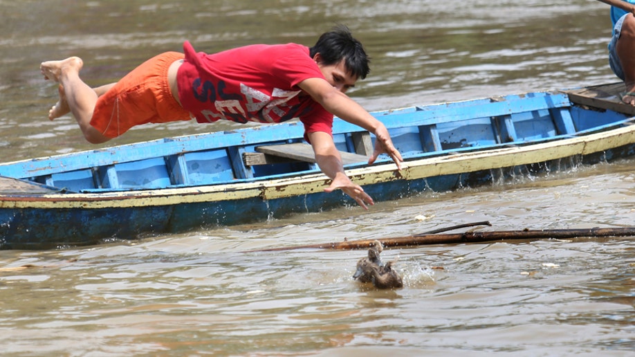 5d0c7df7-indonesia-dragonboat-2