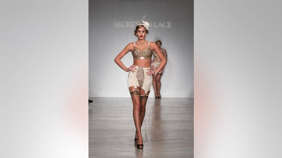 Lingerie Fashion Week: Secrets in Lace!