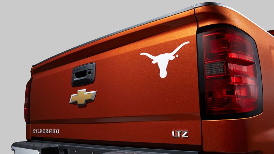 1913328c-2015 Chevrolet Silverado University of Texas Edition