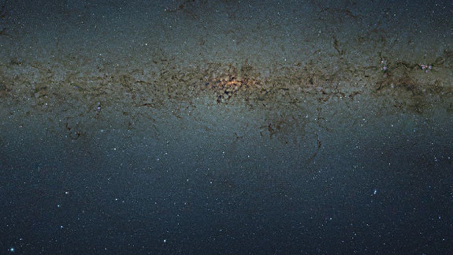 f0789dc5-VISTA gigapixel mosaic of the central parts of the Milky Way