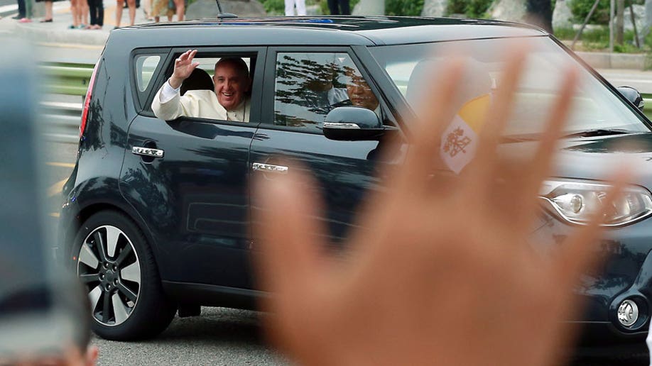 ef1fd0d5-South Korea Pope