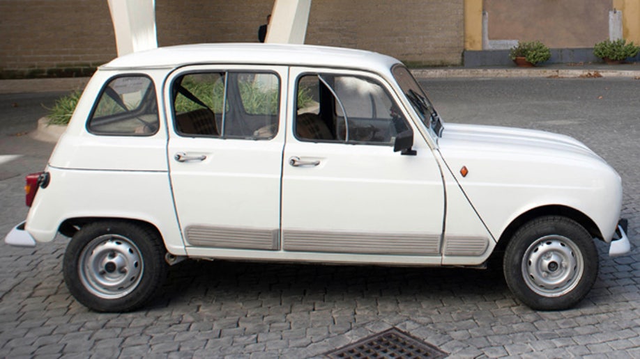 eac7374f-Vatican Pope New Car