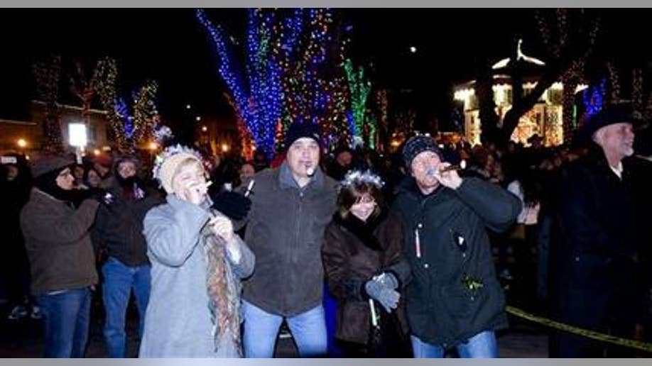 b8fbc702-New Years Ball Drops