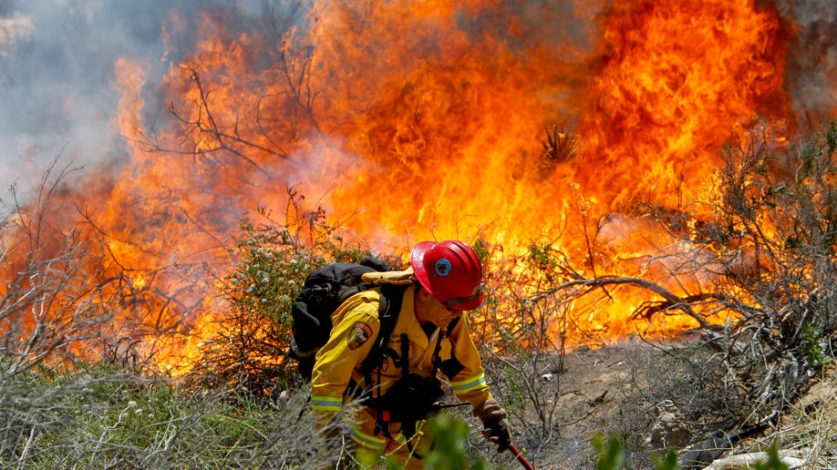 eba7d677-California Wildfires