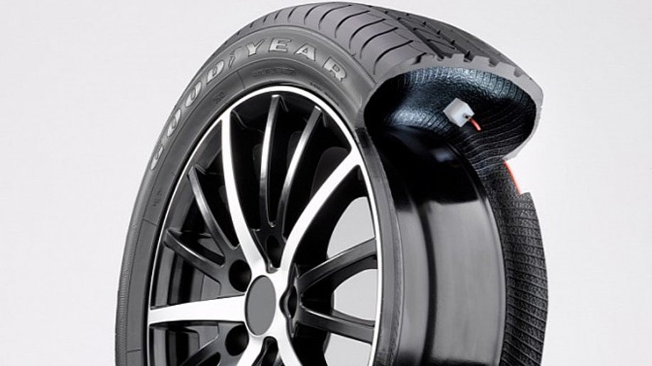 Goodyear runflat. Самонакачивающиеся шины. Автоматическая подкачка колес. Inflate покрышка. Goodyear аксессуары.