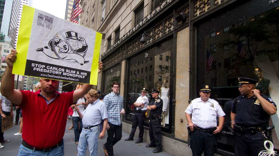 EEUU - OCUPA WAL STREET PROTESTA CONTRA CARLOS SLIM EN NUEVA YORK