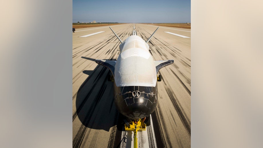 Air Force Video Reveals Secret X 37b Space Planes Robotic Landing Fox News