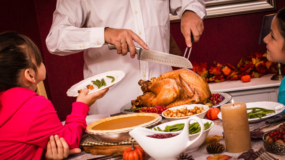 Thanksgiving Turkey is carved and ready to eat : r/shittyfoodporn