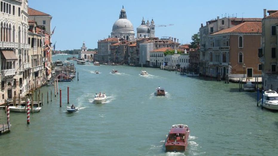 Swamped with tourists, Venice eyes new day-tripper fee