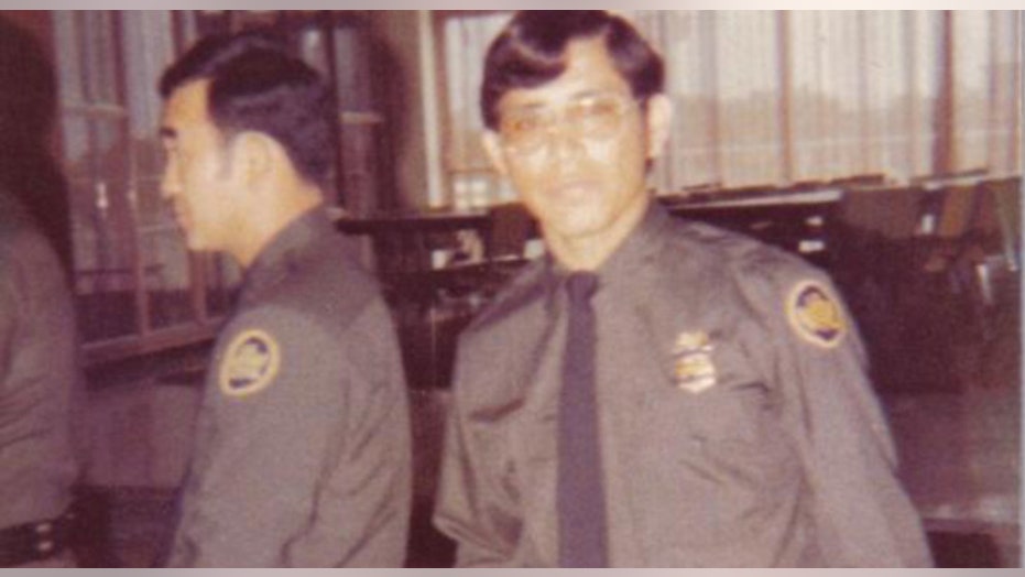 Mantan agen rahasia menceritakan kisah penyelundupan manusia dalam buku baru