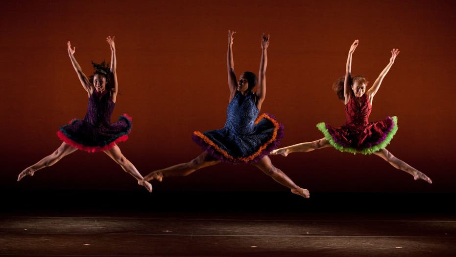 Latinos Enchant the Ballet World