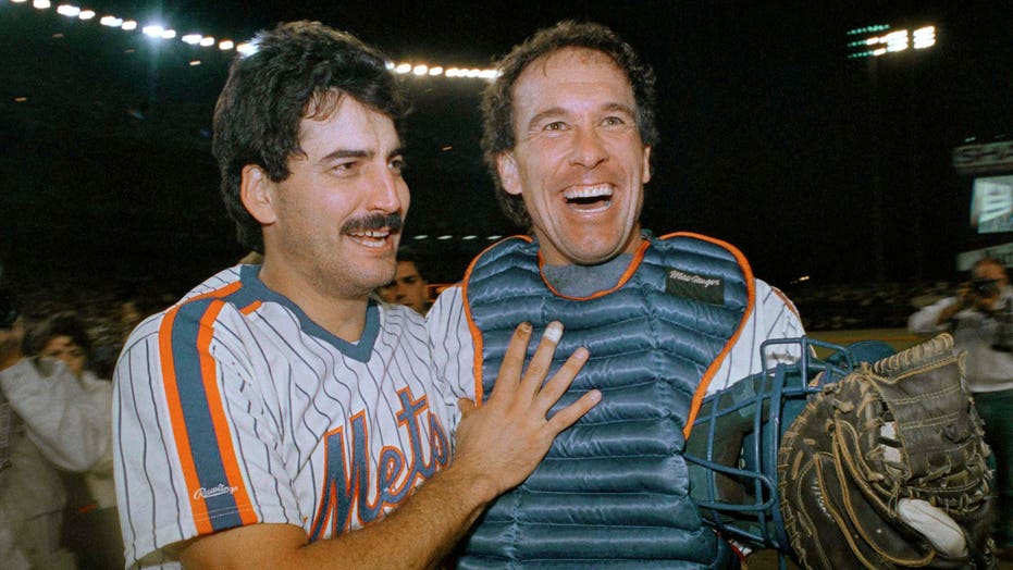 Gary Carter & Keith Hernandez Signed Mets 8x10 Photo (Mead Chasky