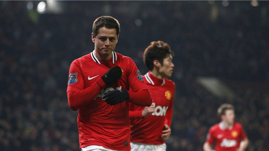 Pembulatan Sepak Bola: Di mana Chicharito? Petunjuk Berbahaya