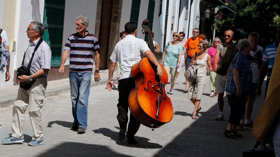 Travelers flock to Cuba before American invasion