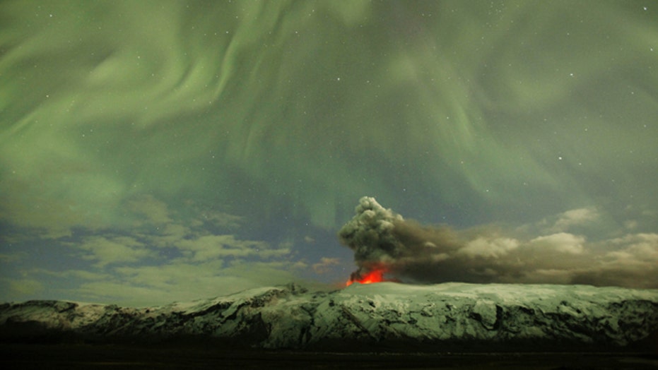 Stunning Light Show Illuminates Iceland Volcano’s Eruption