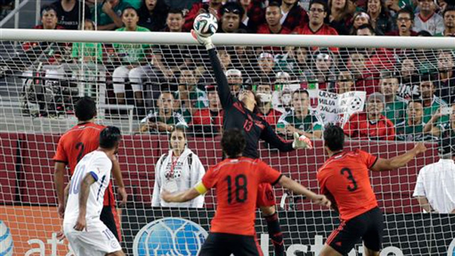 Pro Soccer: Salinas' Ochoa evolving as a goalie for Earthquakes – Monterey  Herald