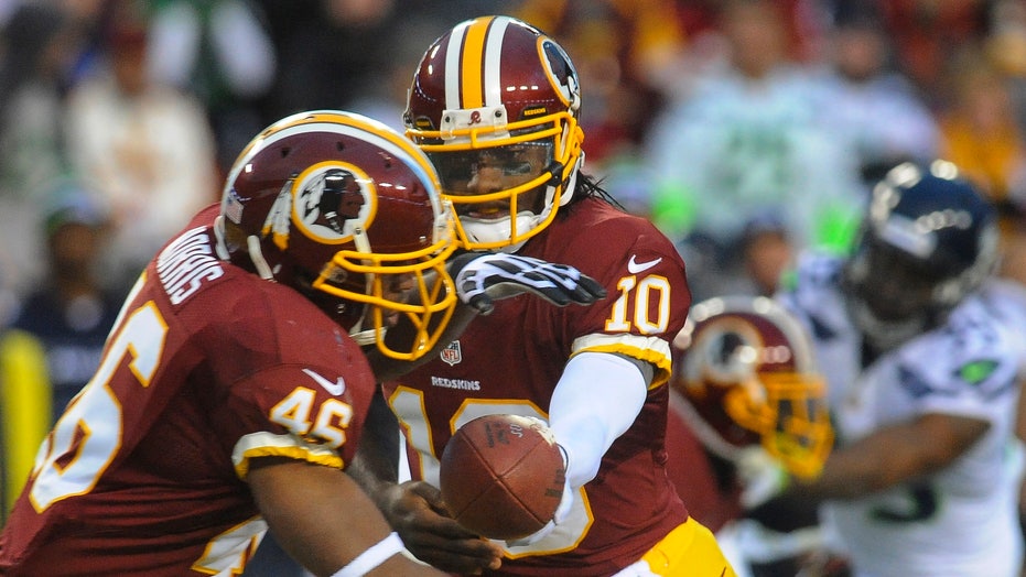 Seahawks rally to 24-14 win over Redskins, RGIII injures knee late