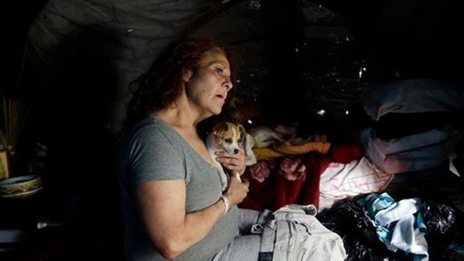 Bagaimana seorang wanita tunawisma melarikan diri dari kota tenda yang luas di Lembah Silikon