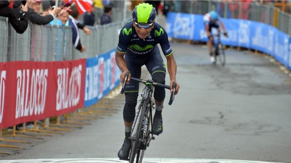 Colombian Cyclists Put On Show During Snowy Giro D’Italia Stage