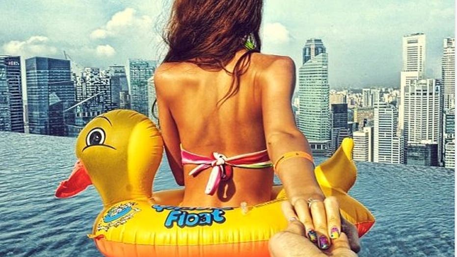 Photographer ‘follows’ girlfriend around the world in stunning series