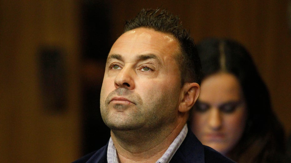 Joe Giudice's shocking transformation revealed after he's released from ICE custody 47