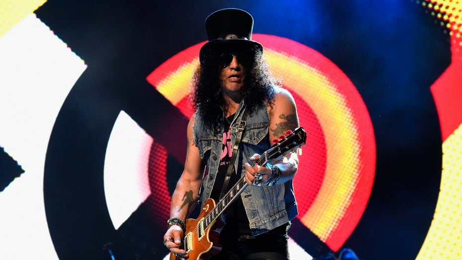 Guitarist Slash comes gunning with new singer, band