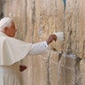 Israel_Pope_Resigns_Wall
